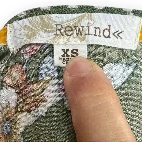 Cropped Tie Front Blouse Size XS - Picture 9 of 11